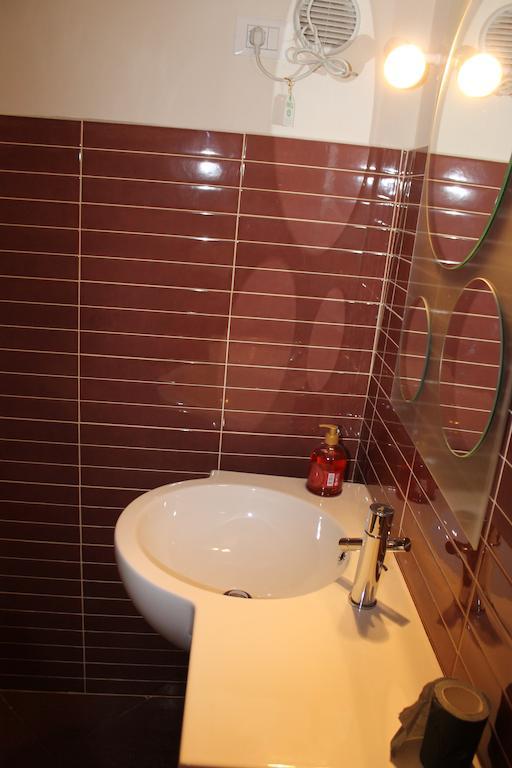 My Room Suite Center โบโลญญา ภายนอก รูปภาพ
